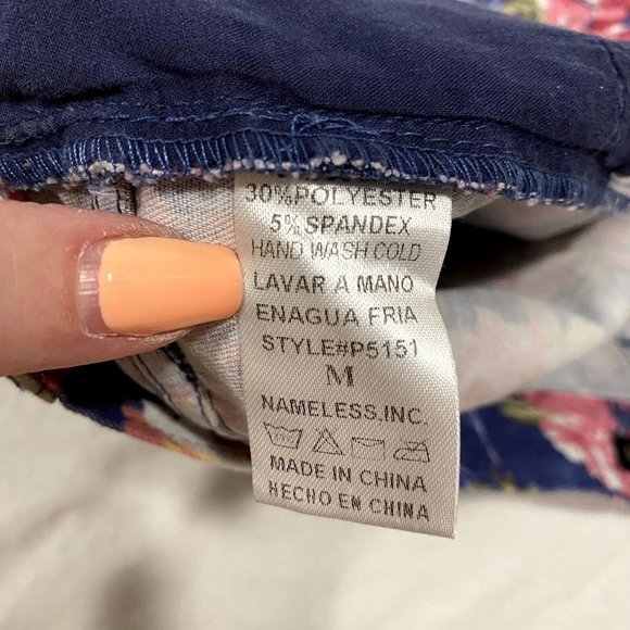 Alicia + Megan Floral Cut-Off Shorts Size M NWOT - Picture 4 of 7